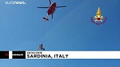 Итальянские пожарные спасли застрявшую на скалах корову с помощью вертолёта Итальянские пожарные спасли застрявшую на скалах корову с помощью вертолёта